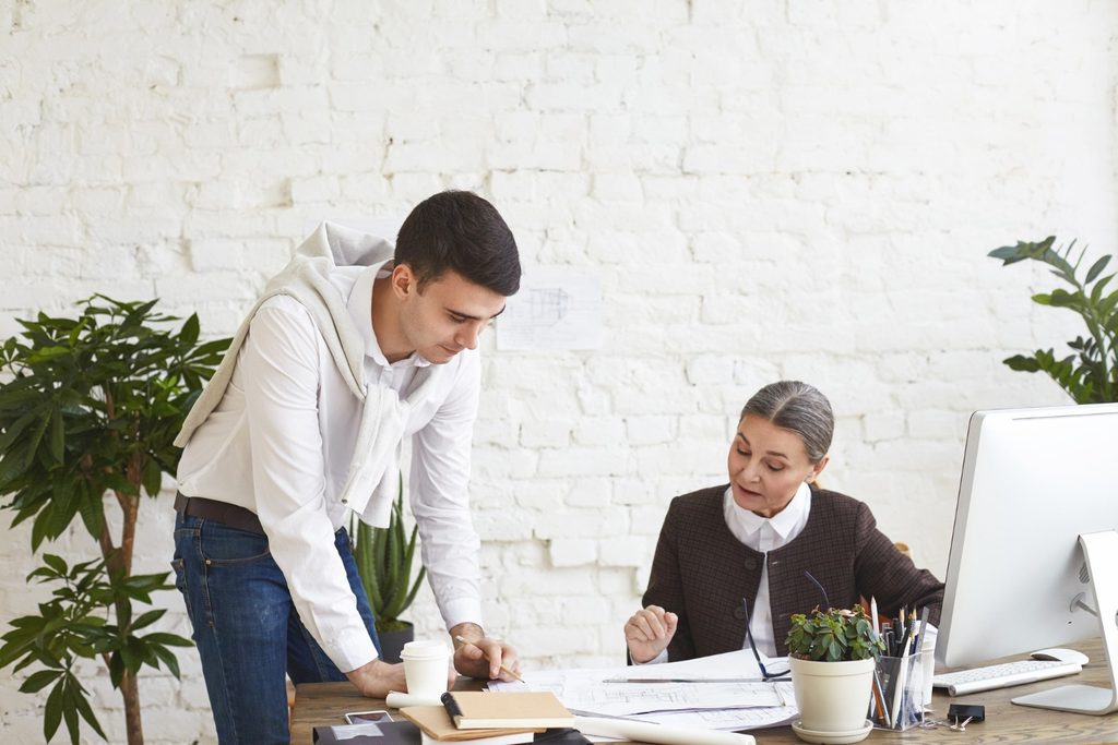 When Should You Consider Working With a Career Advisor?